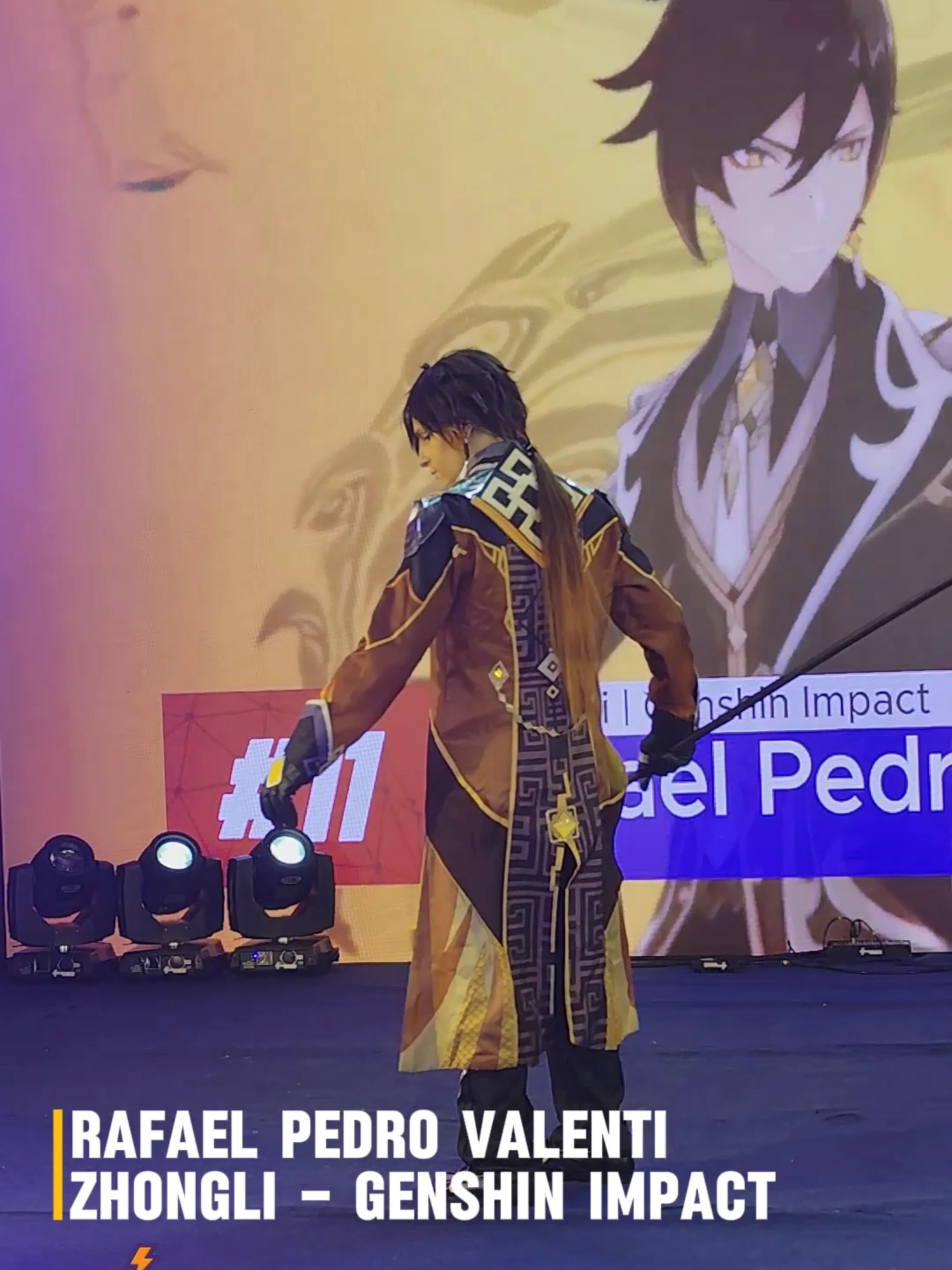 Desfile Cosplay Geek Ribeirão fest 2025 Rafael Pedro Valenti Zhongli – Genshin Impact