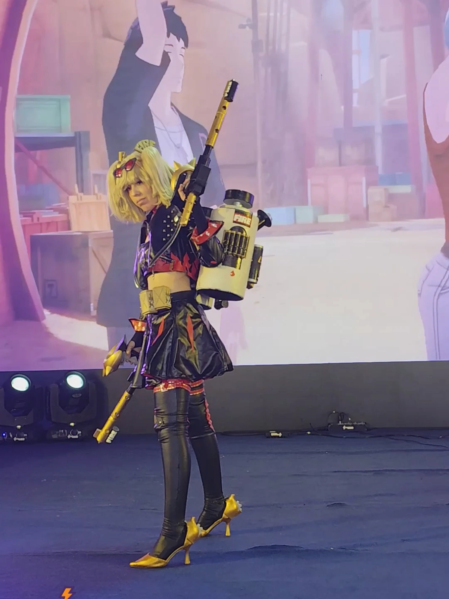 Desfile Cosplay Geek Ribeirão Fest 2025 Shino  Burnice – zenless zone zero
