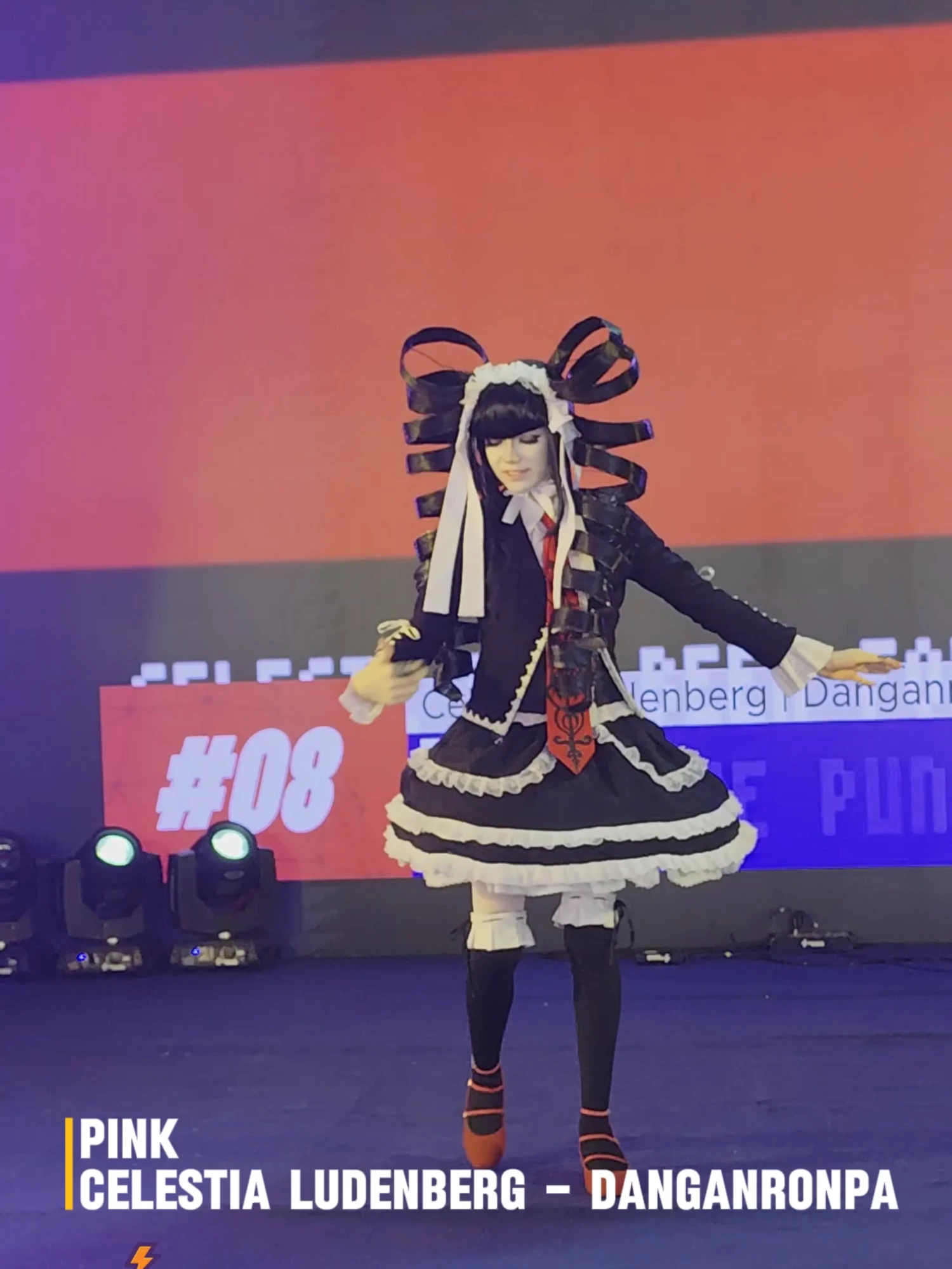 Desfile Cosplay Pink  Celestia Ludenberg – Danganronpa