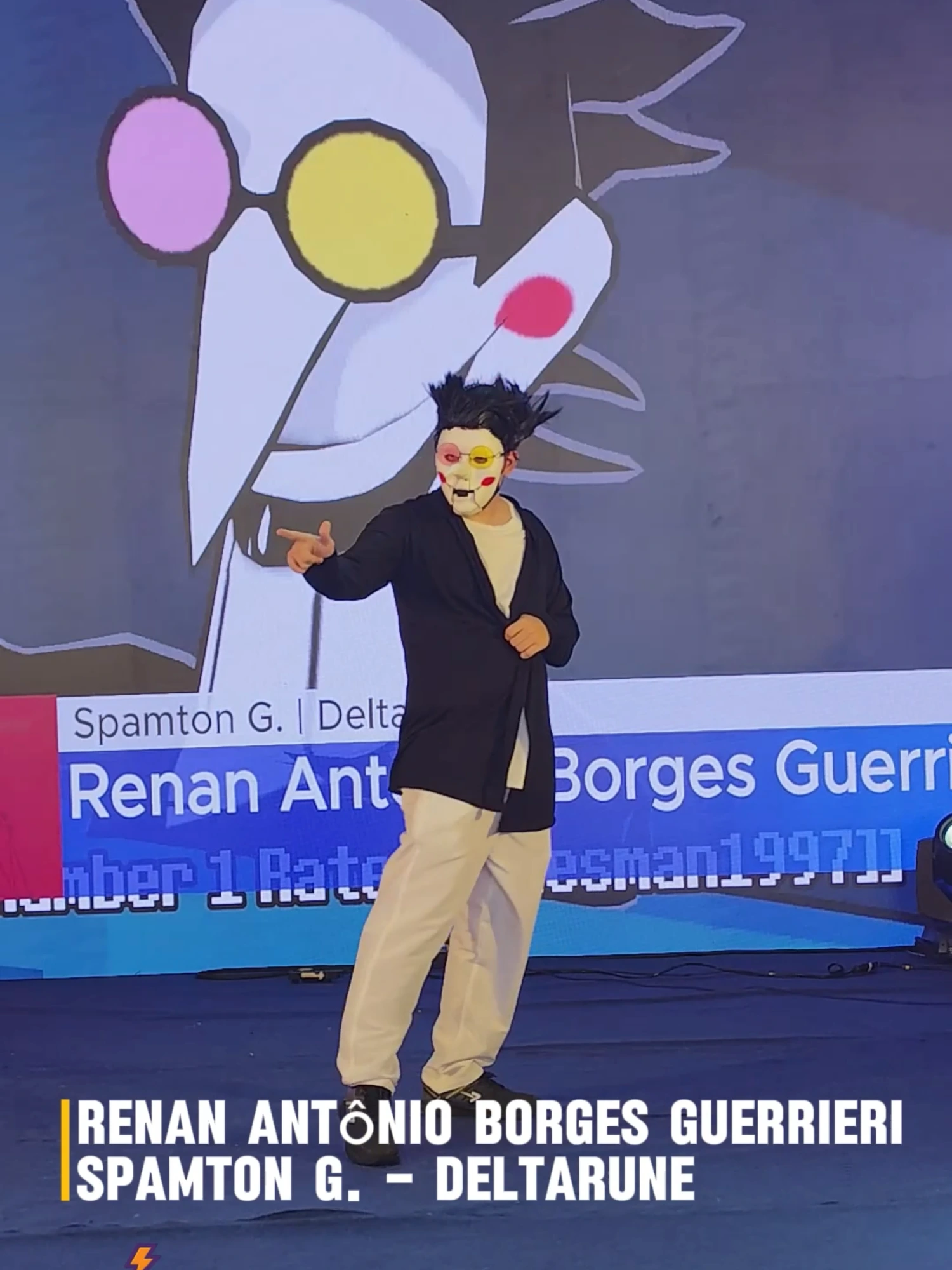 Desfile Cosplay Geek Ribeirão fest 2025 Renan Antônio Borges Guerrieri @jack_frost.draws Spamton G. – Deltarune
